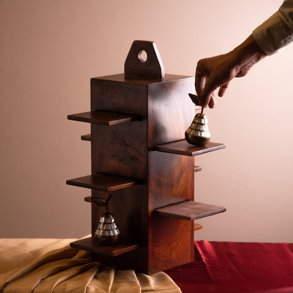 Elements of Piharwa Show Piece rack