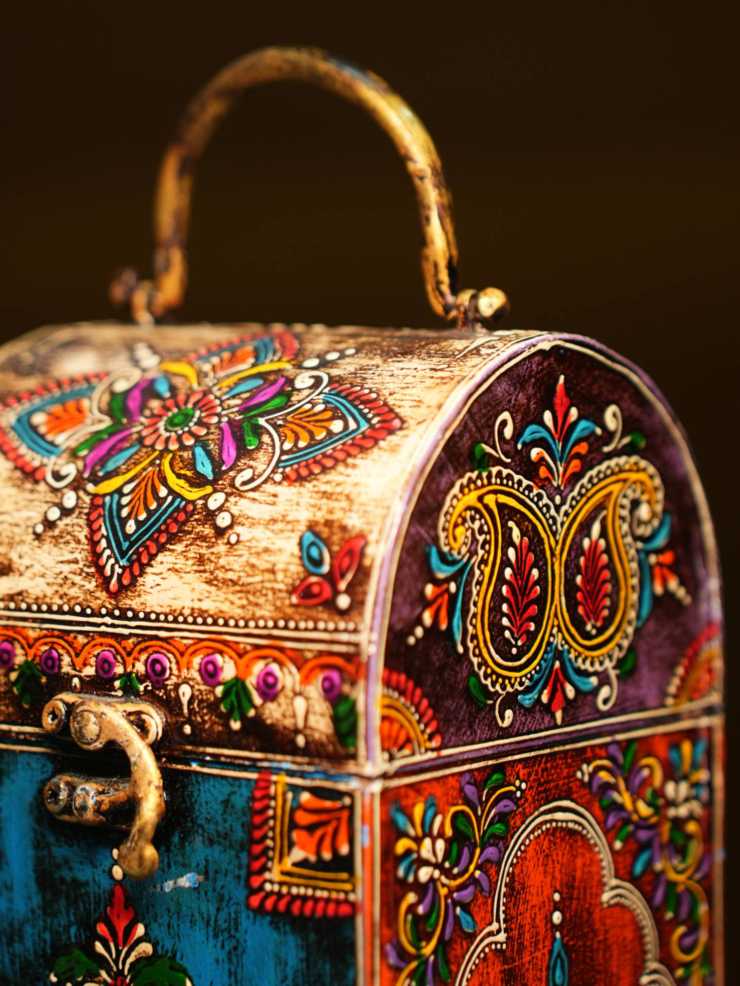 Elements of Piharwa Indian Handmade Wooden Wine Box With Lock