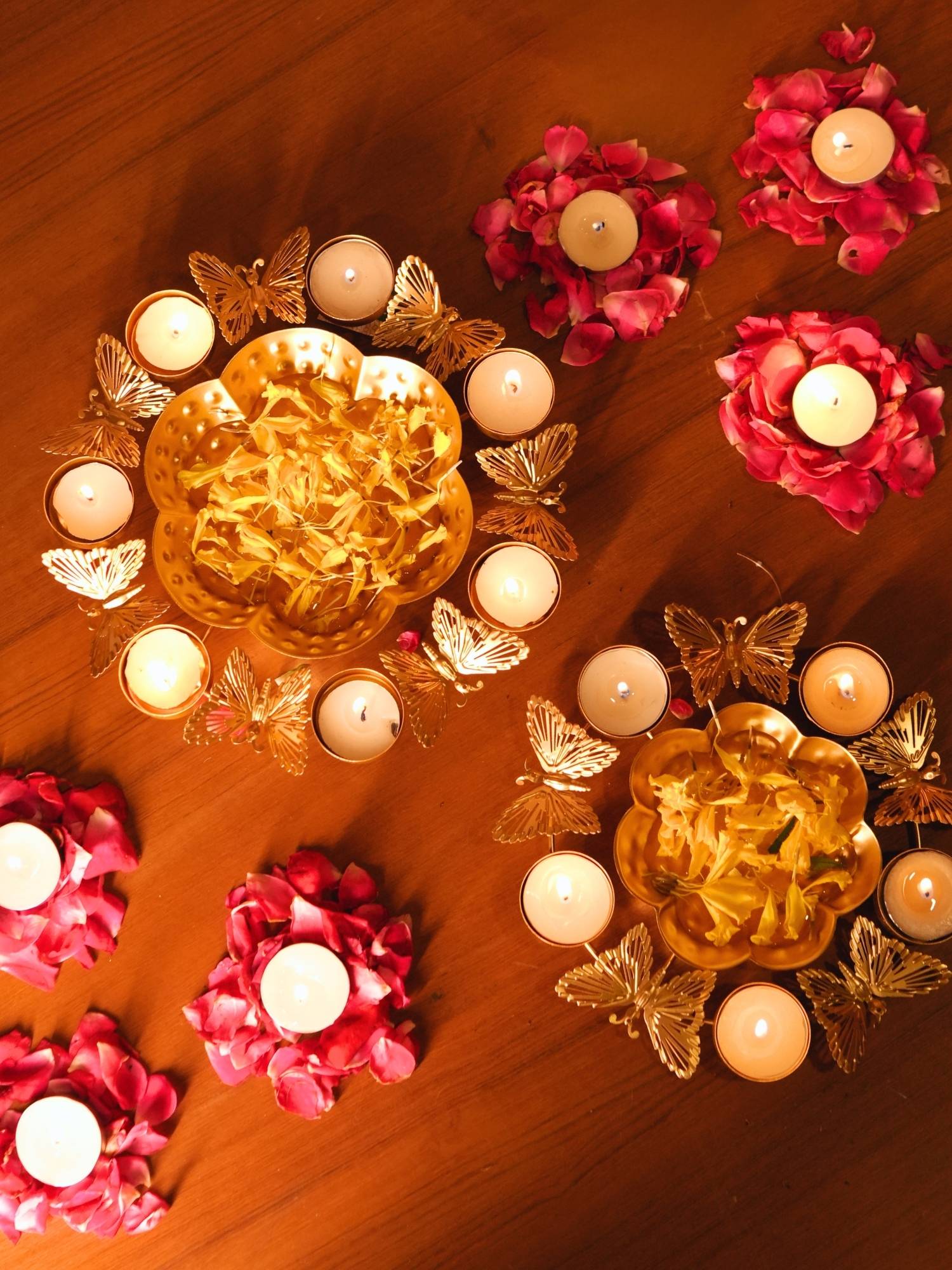 Metal golden urli - used for making your decor more attractive and beautiful