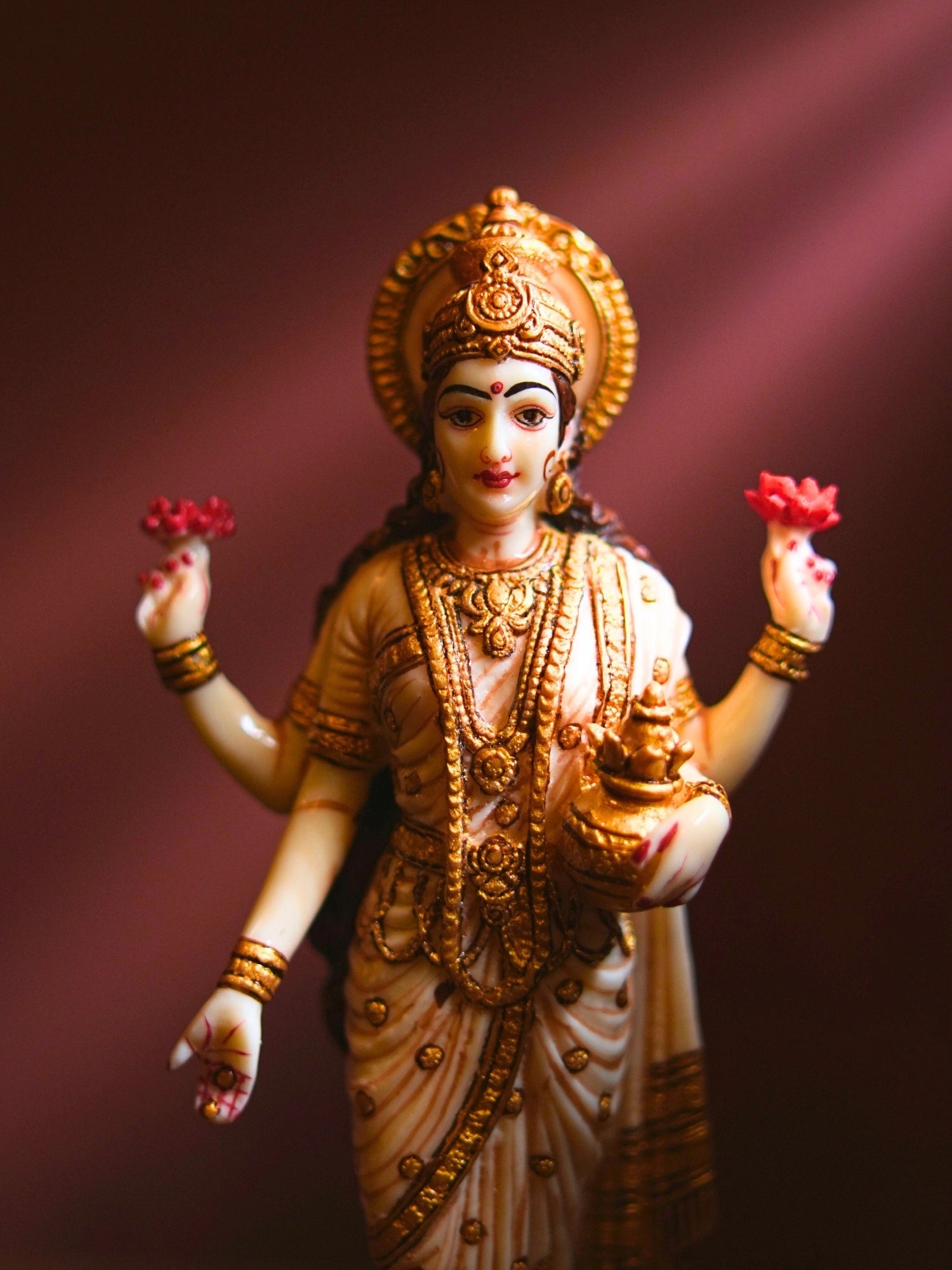 maha laxmi perfect for keeping it for spritual use and daily pooja, best piece for showpiece and gifting