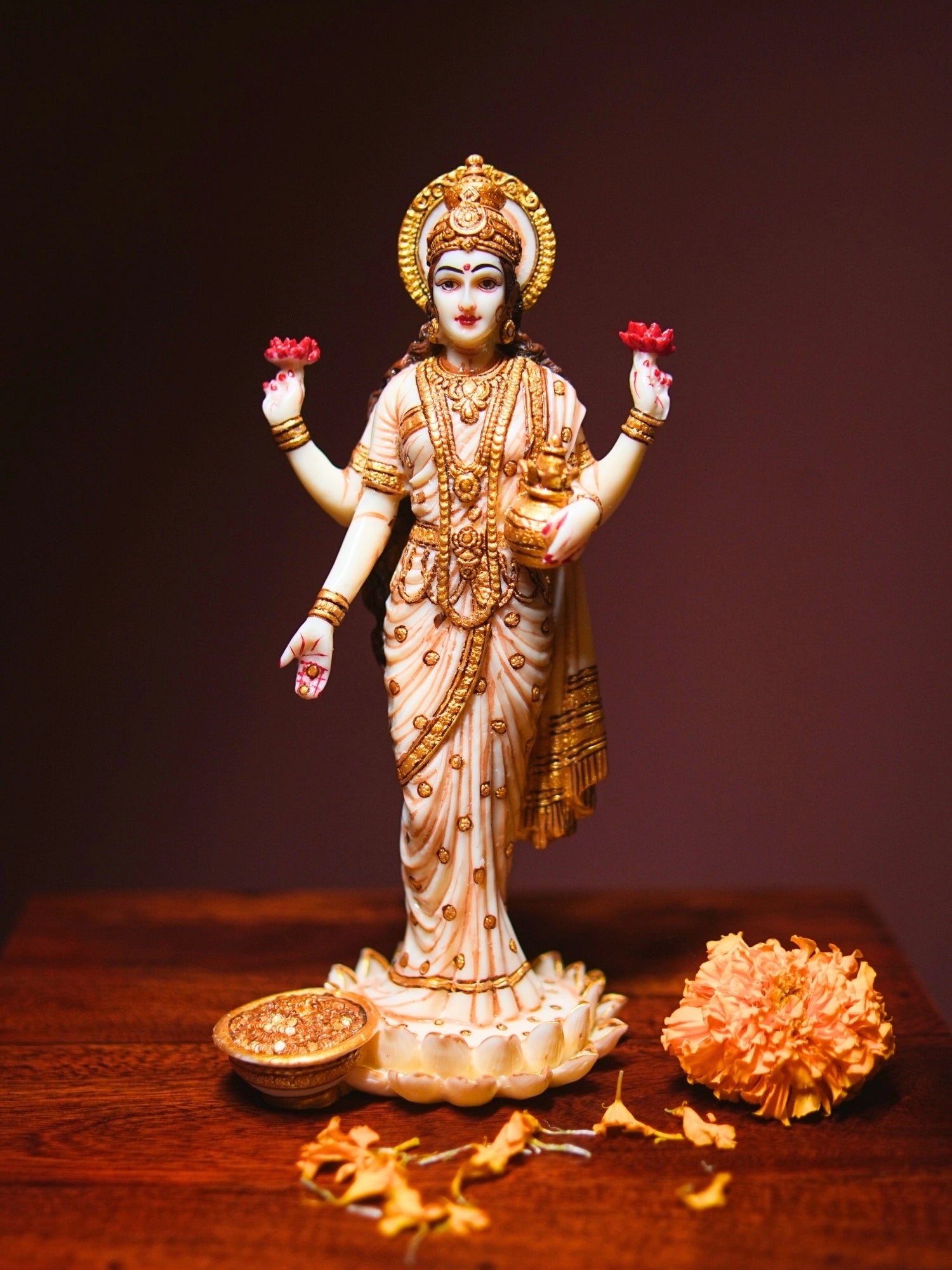 maha laxmi perfect for keeping it for spritual use and daily pooja, best piece for showpiece and gifting