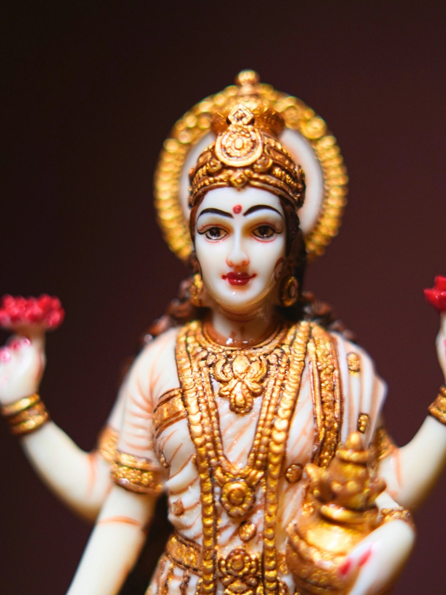 maha laxmi perfect for keeping it for spritual use and daily pooja, best piece for showpiece and gifting