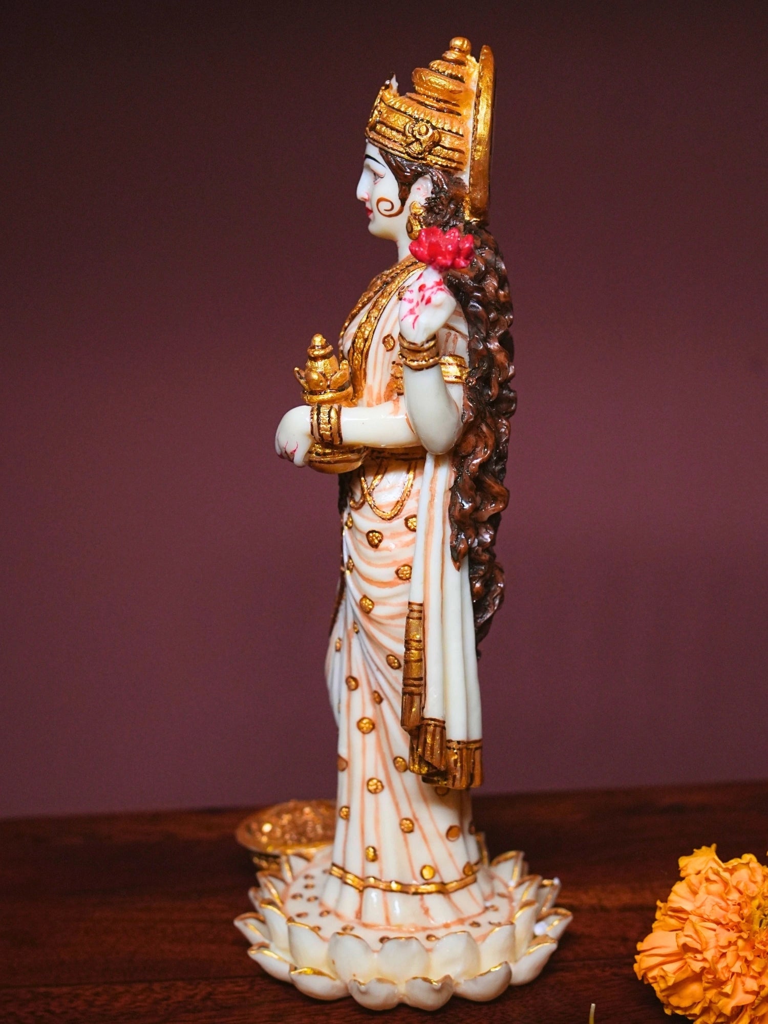 maha laxmi perfect for keeping it for spritual use and daily pooja, best piece for showpiece and gifting