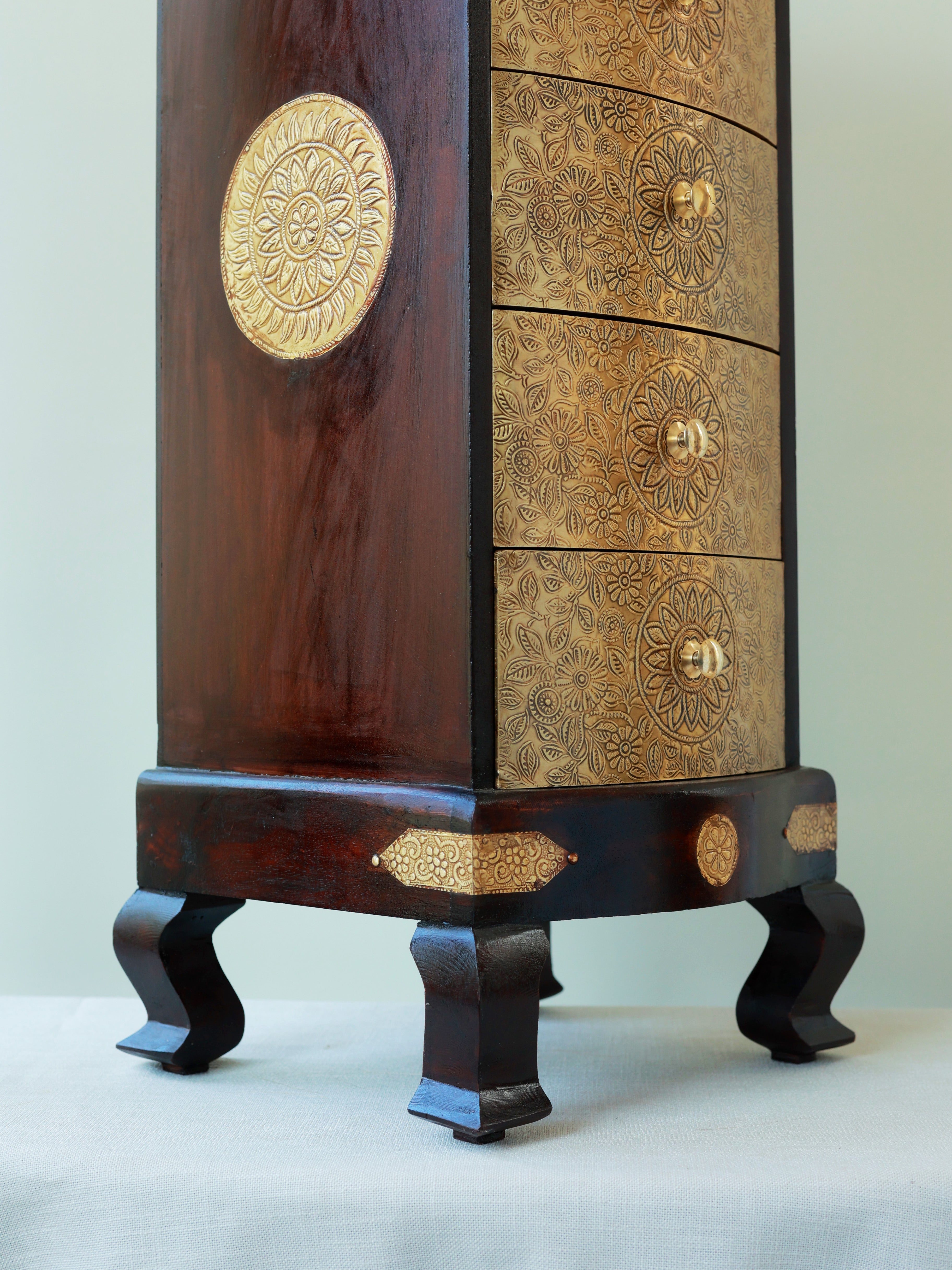 Piharwa Noor Heritage Drawer Chest