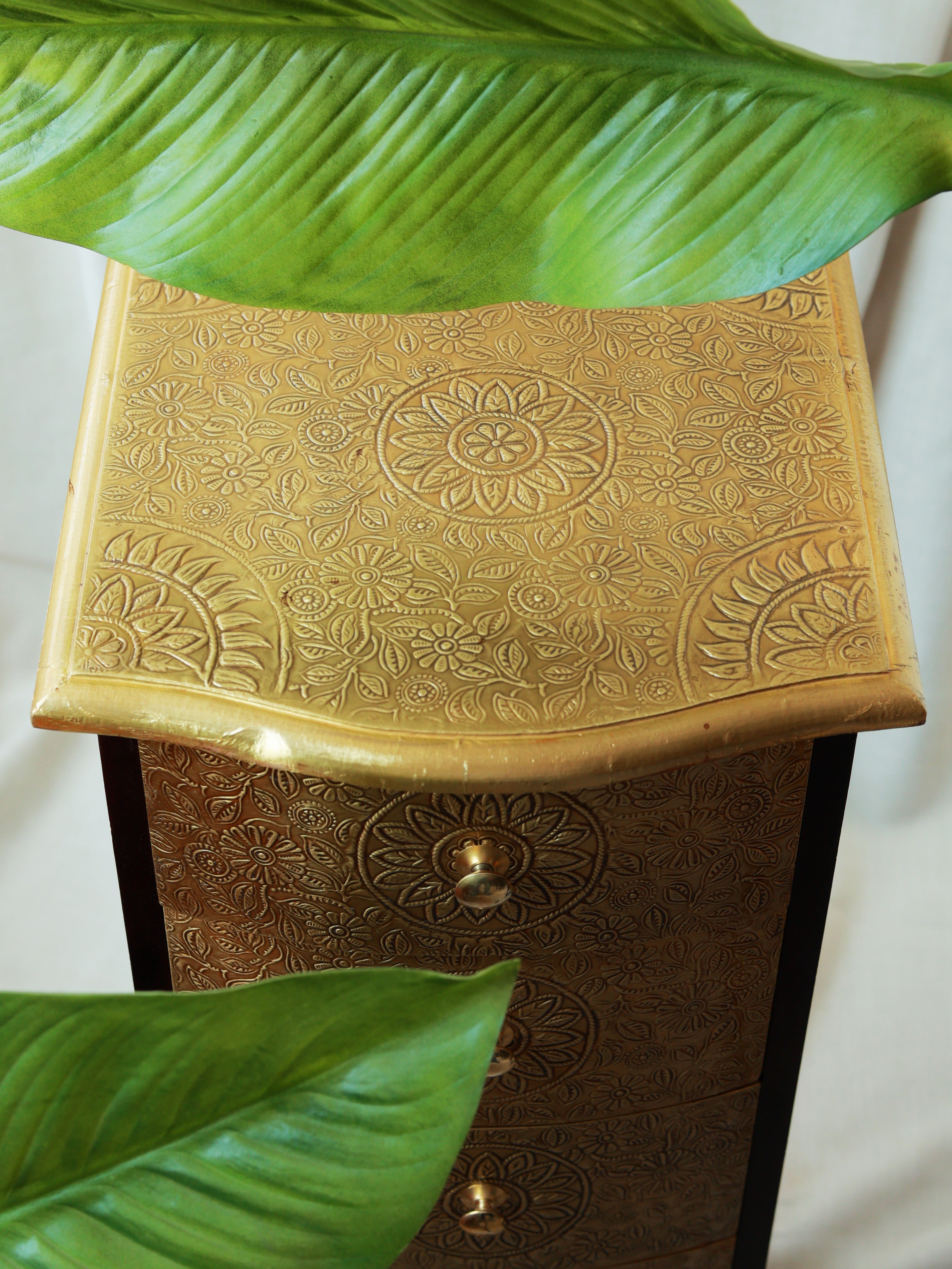 Piharwa Noor Heritage Drawer Chest