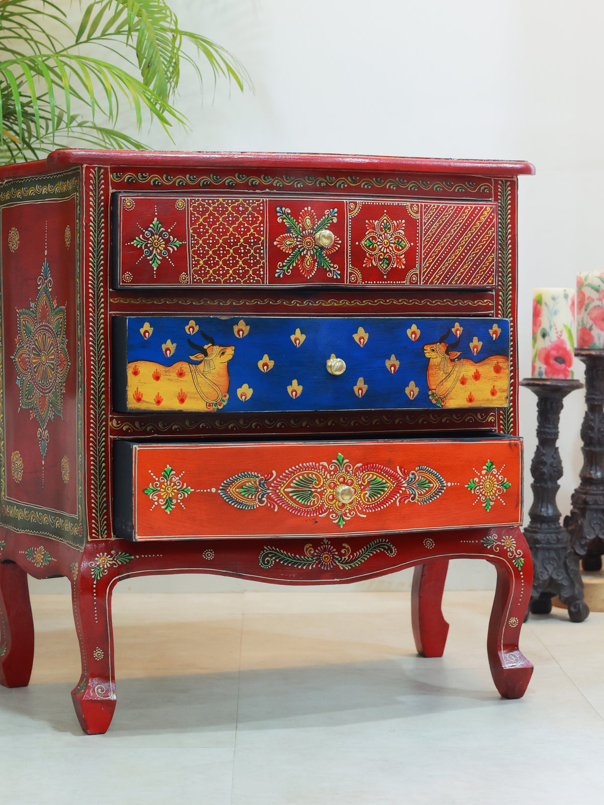 Piharwa Madhuban Wooden Chest of Drawers
