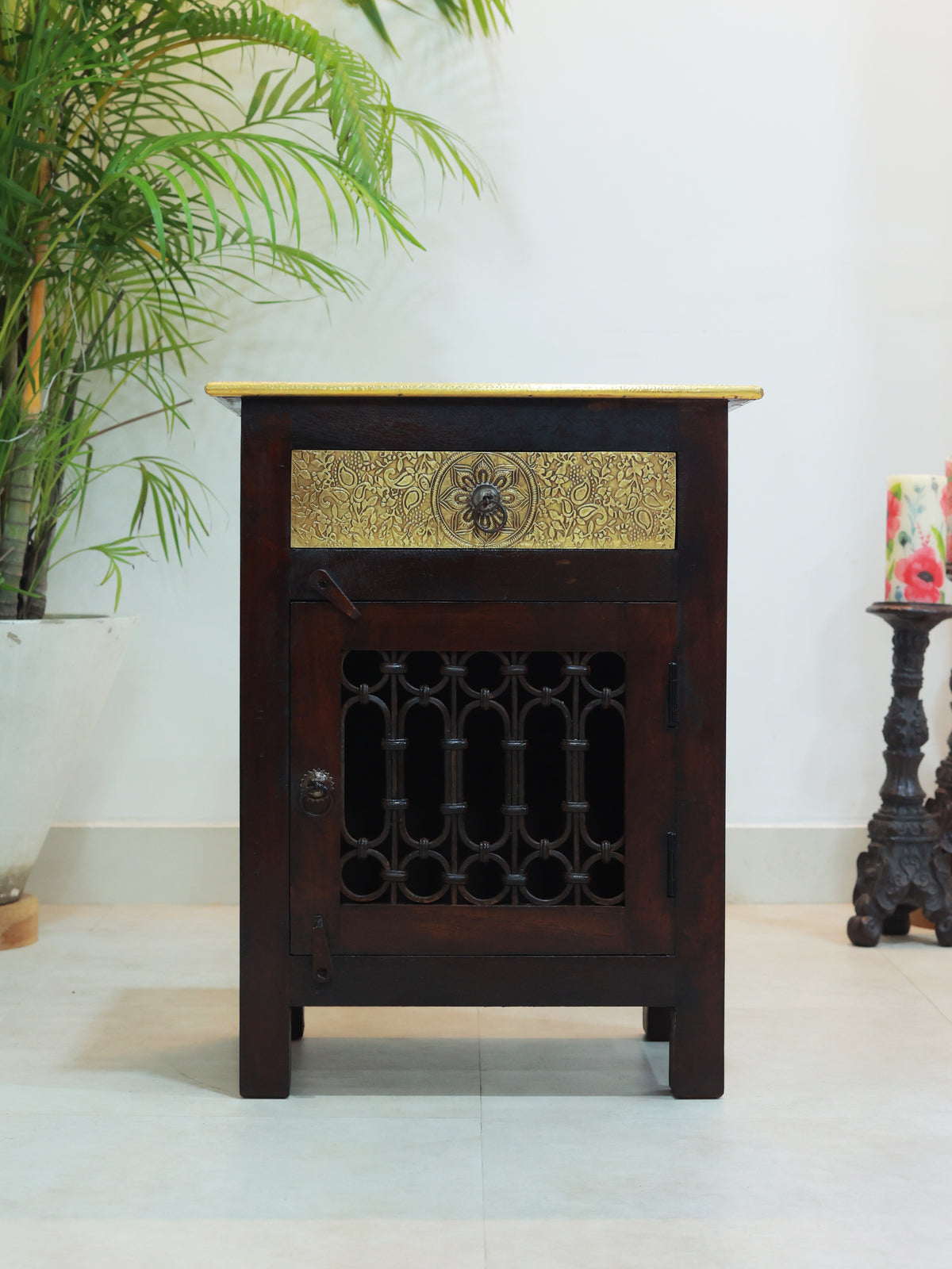 Piharwa Rajkosh Jali Cabinet