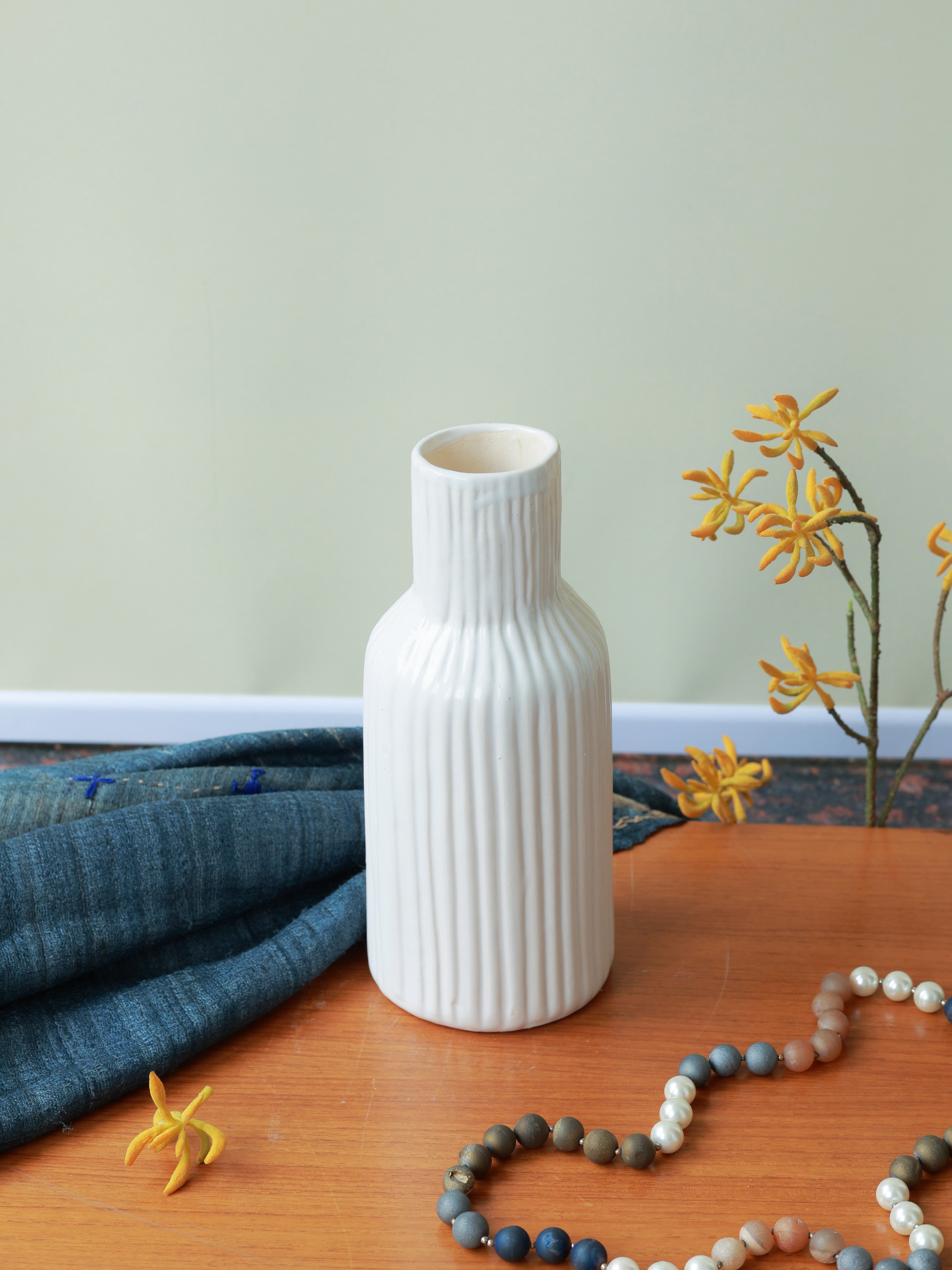 Piharwa Ivory Ribbed Vase - White