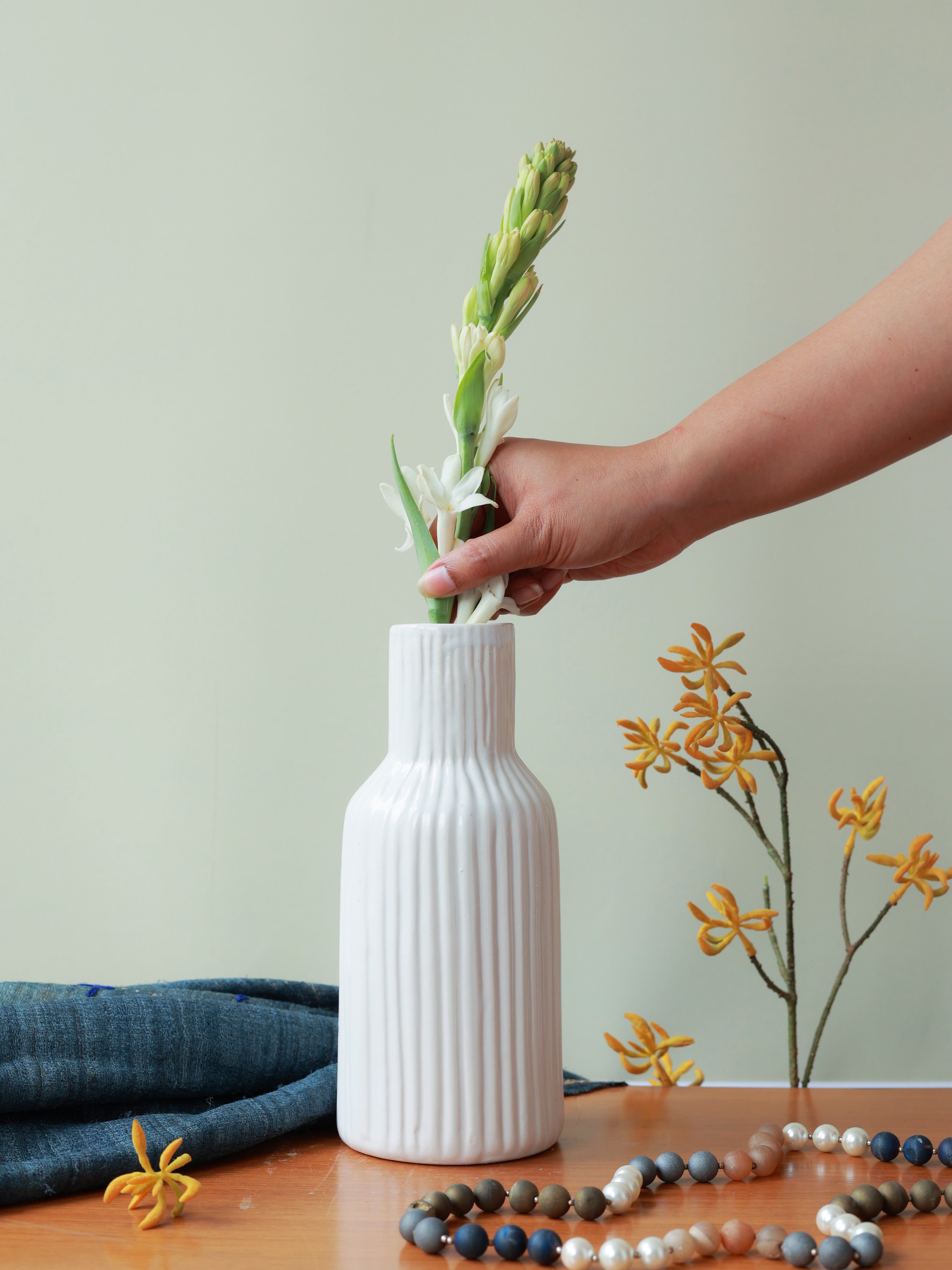 Piharwa Ivory Ribbed Vase - White