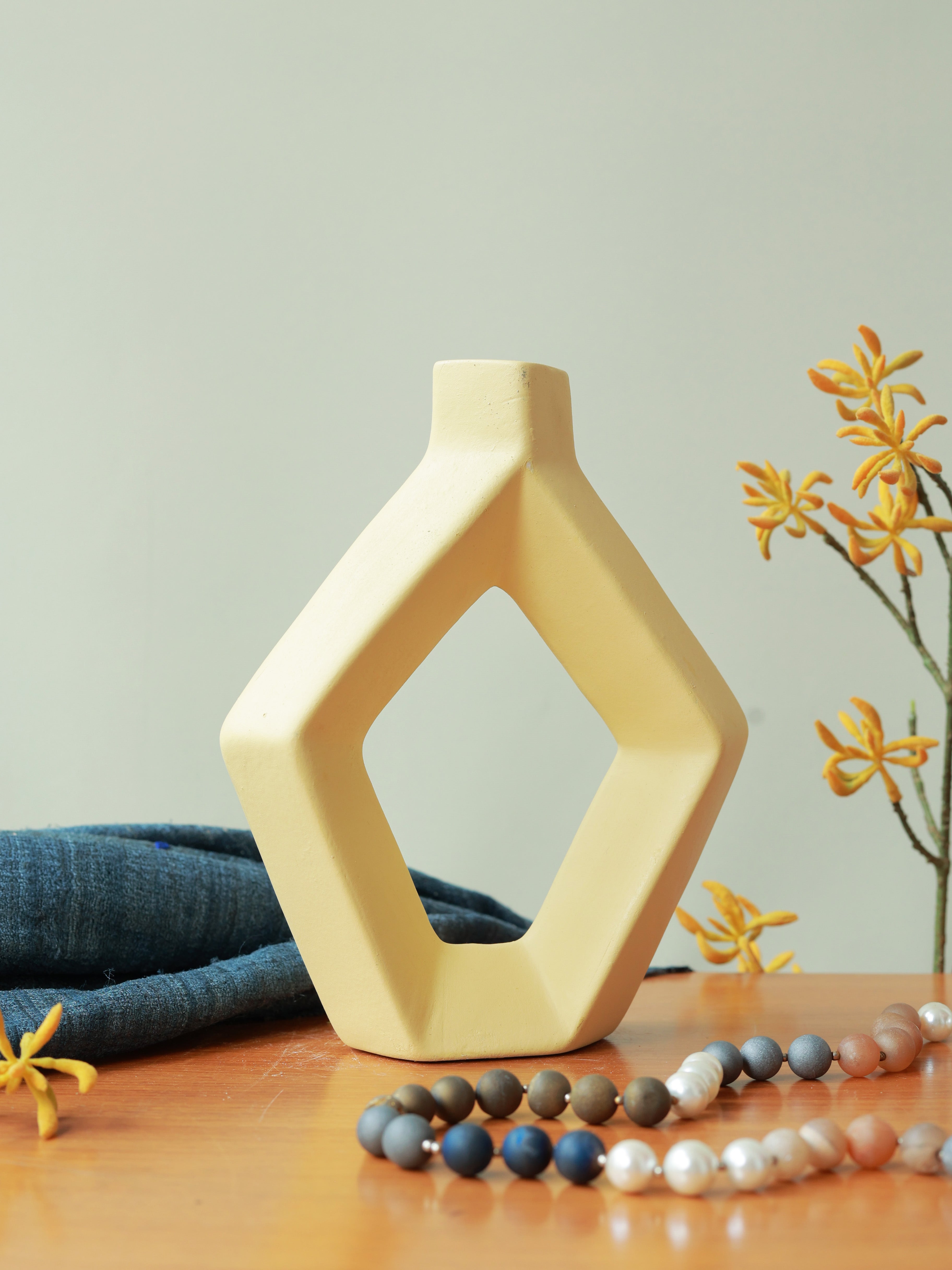 Piharwa Minimal Geometric Vase - Yellow