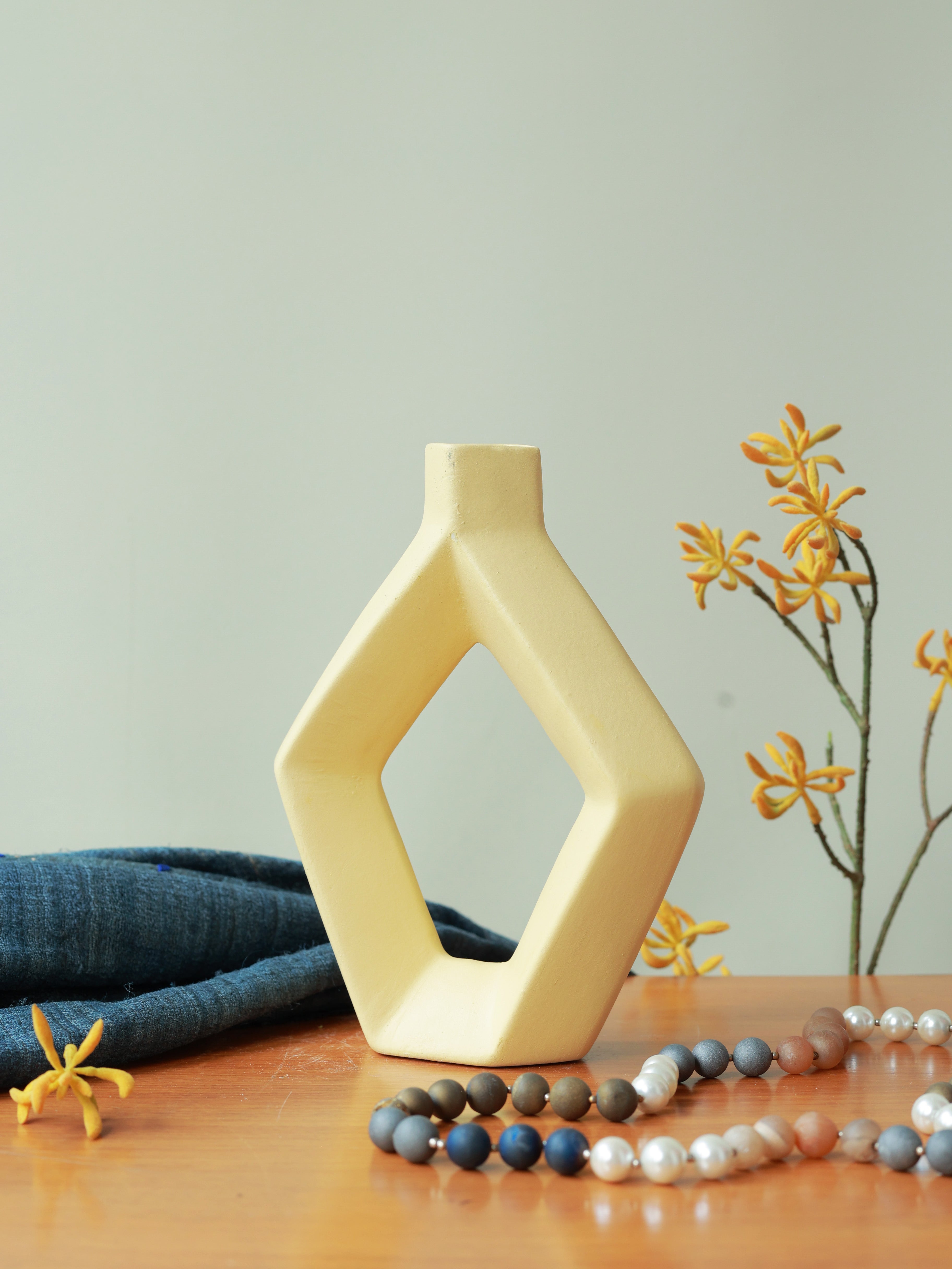 Piharwa Minimal Geometric Vase - Yellow