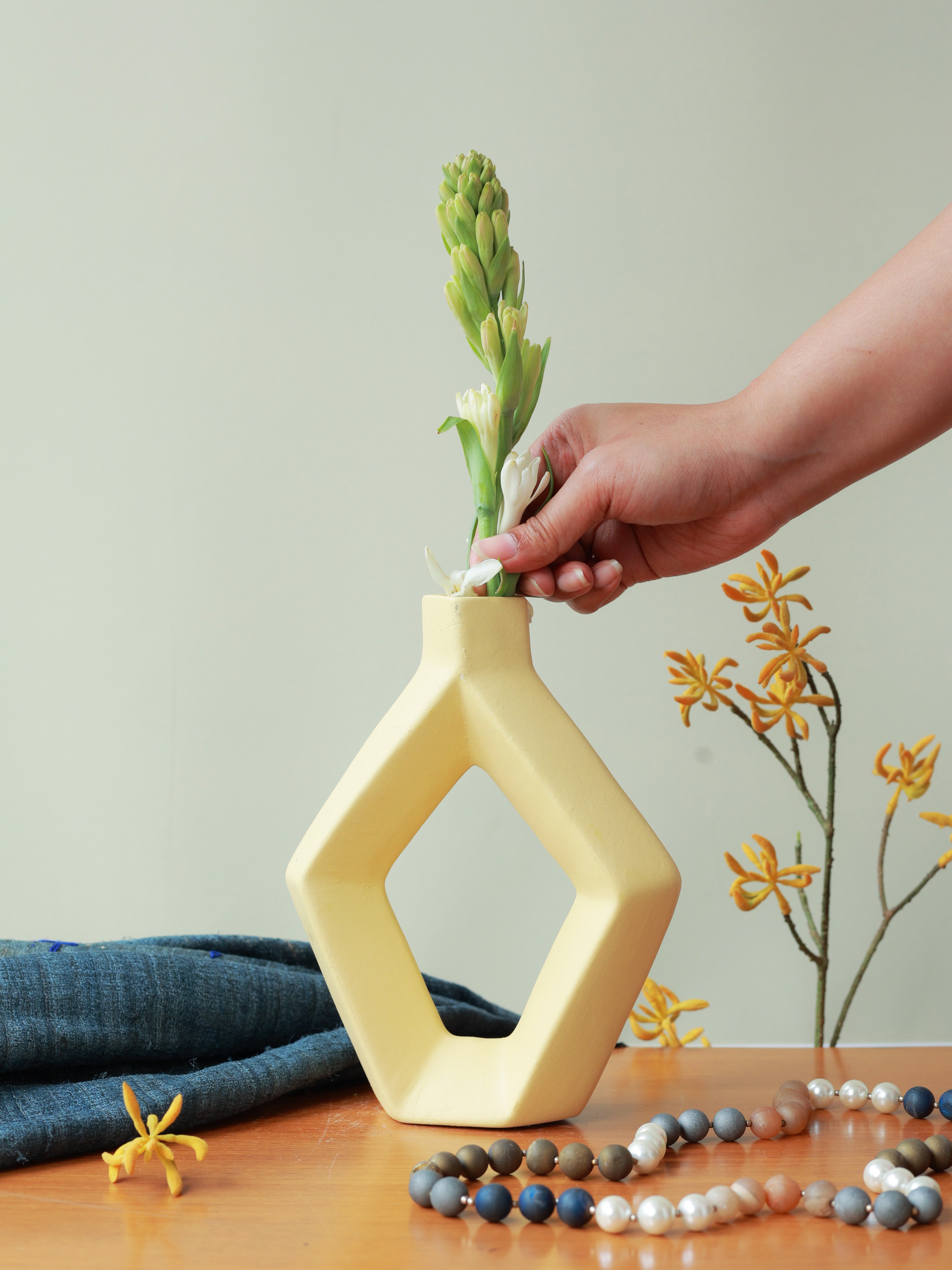 Piharwa Minimal Geometric Vase - Yellow