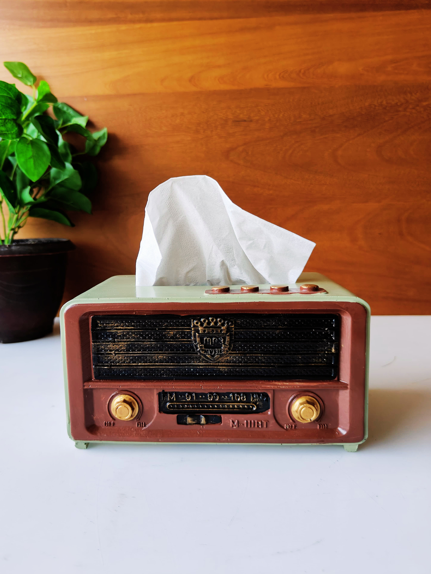 Elements of piharwa Retro Radio Tissue Box