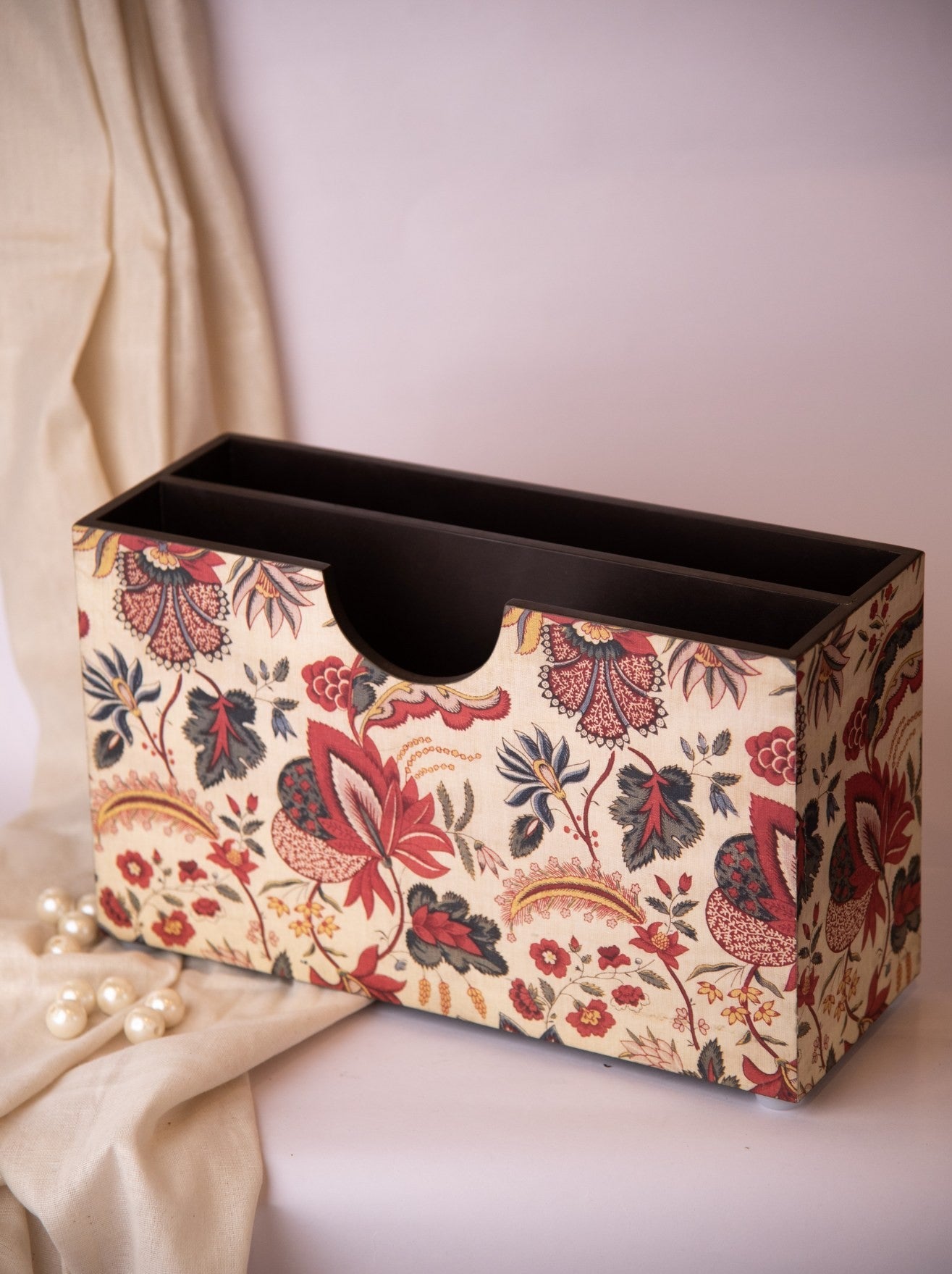 Elements of Piharwa Wooden magazine box