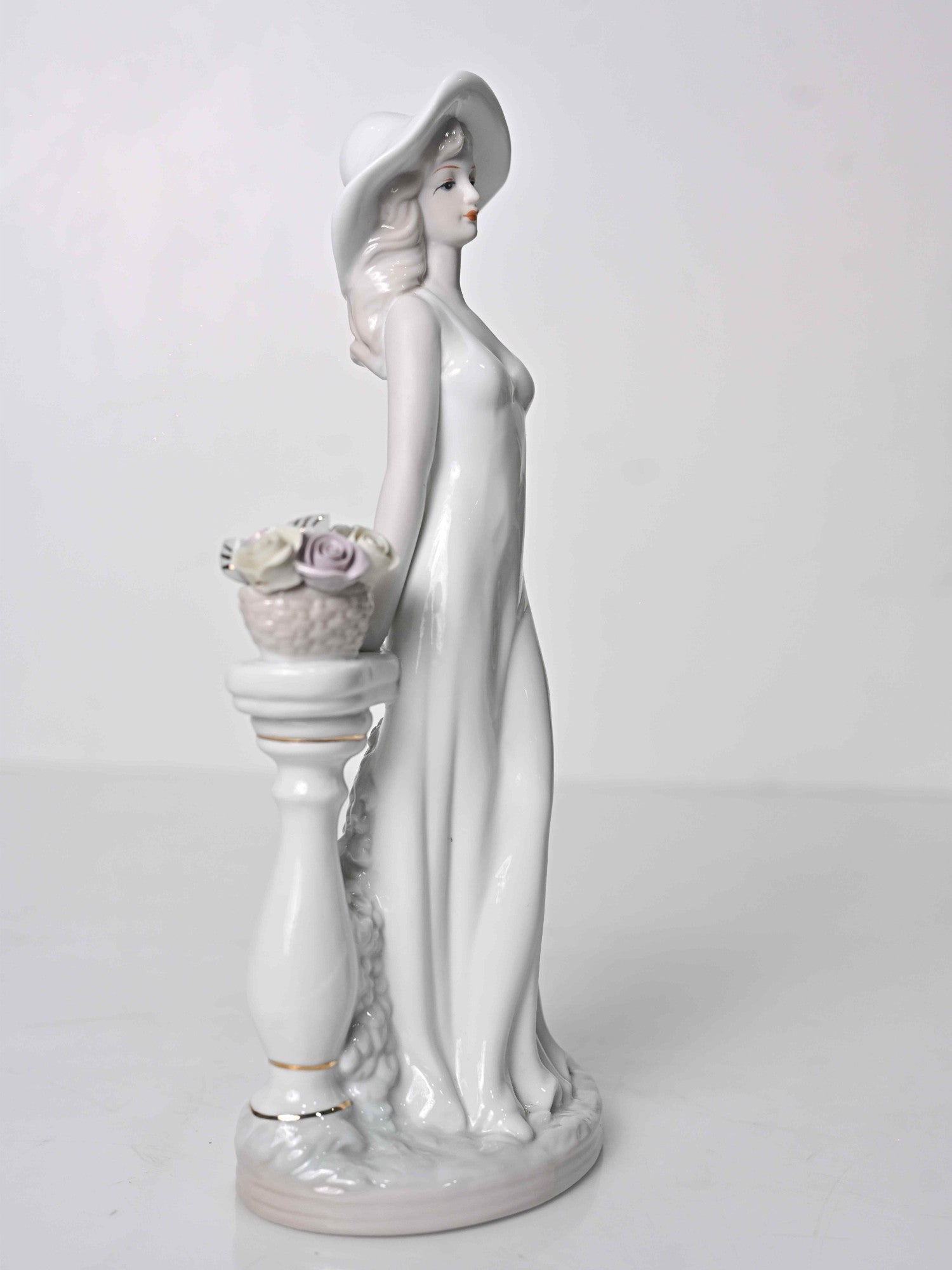 Elements of Piharwa Porcelain Italian lady
