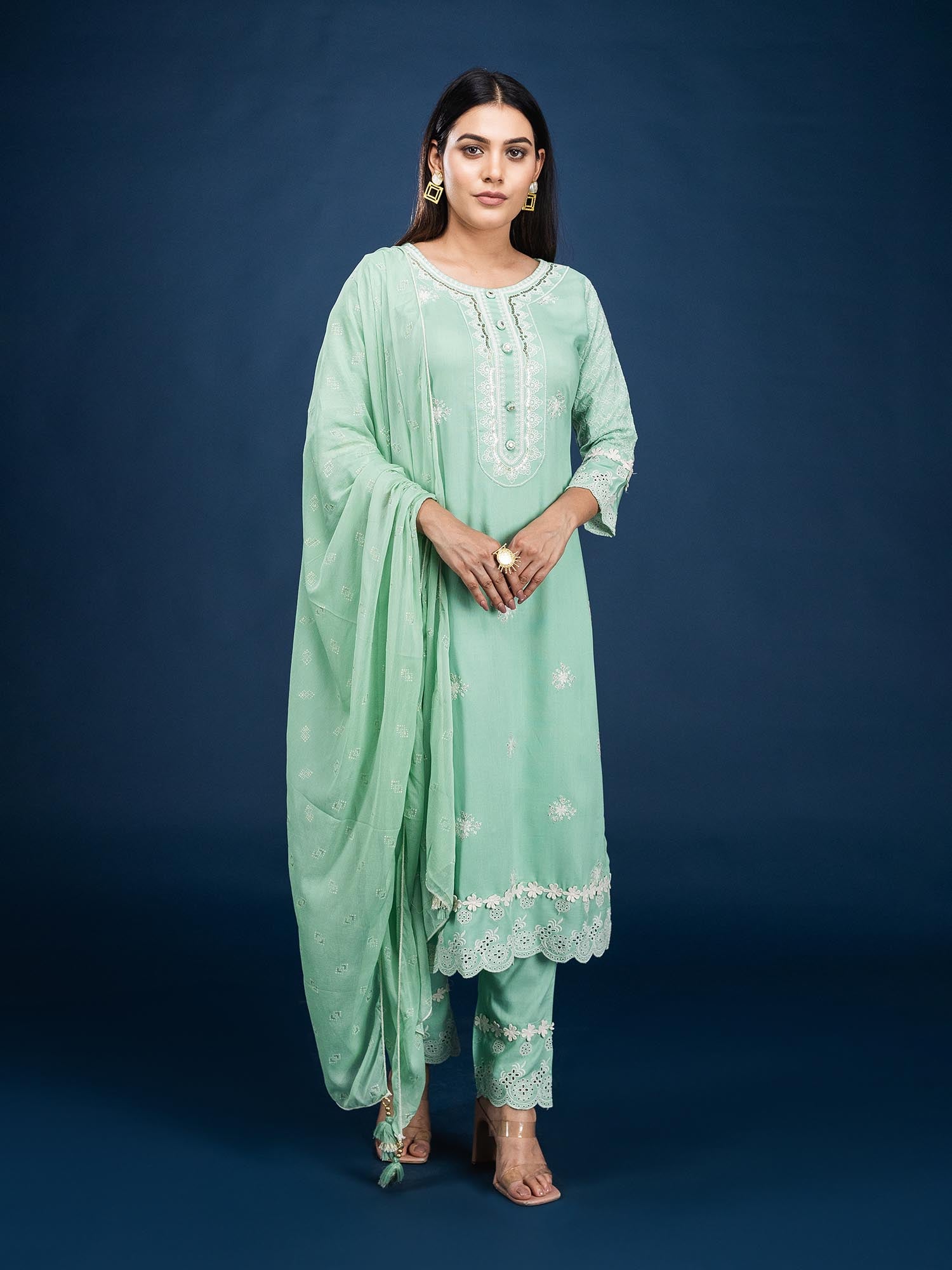 Piharwa Cotton Suit with lace