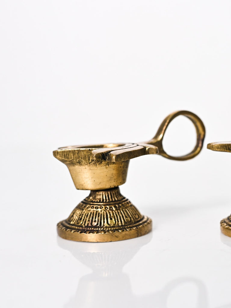 Elements of Piharwa Lotus Aarti diya (Brass) [ Set of Two ]