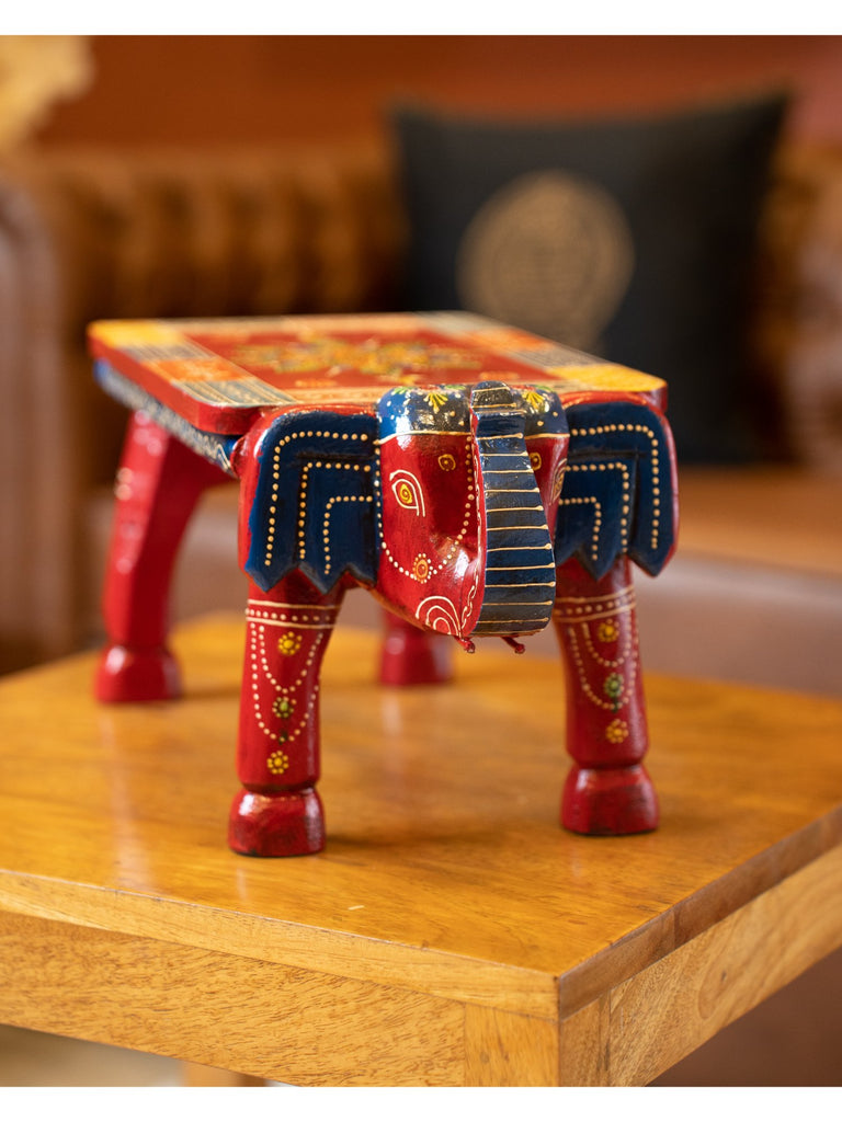 Elements of Piharwa Red mango wood mini elephant stool