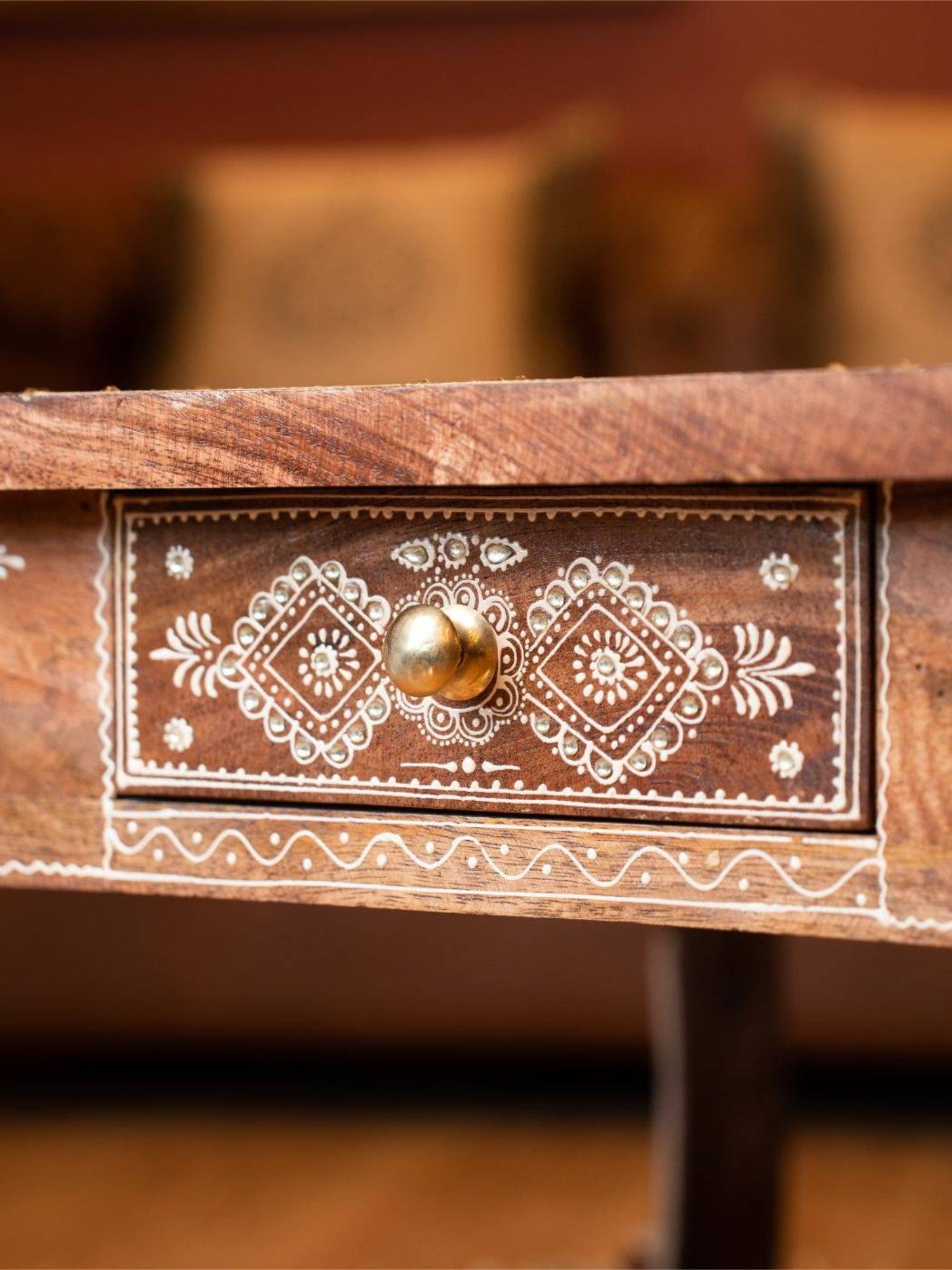 Elements of Piharwa Elephant table with polish embossed
