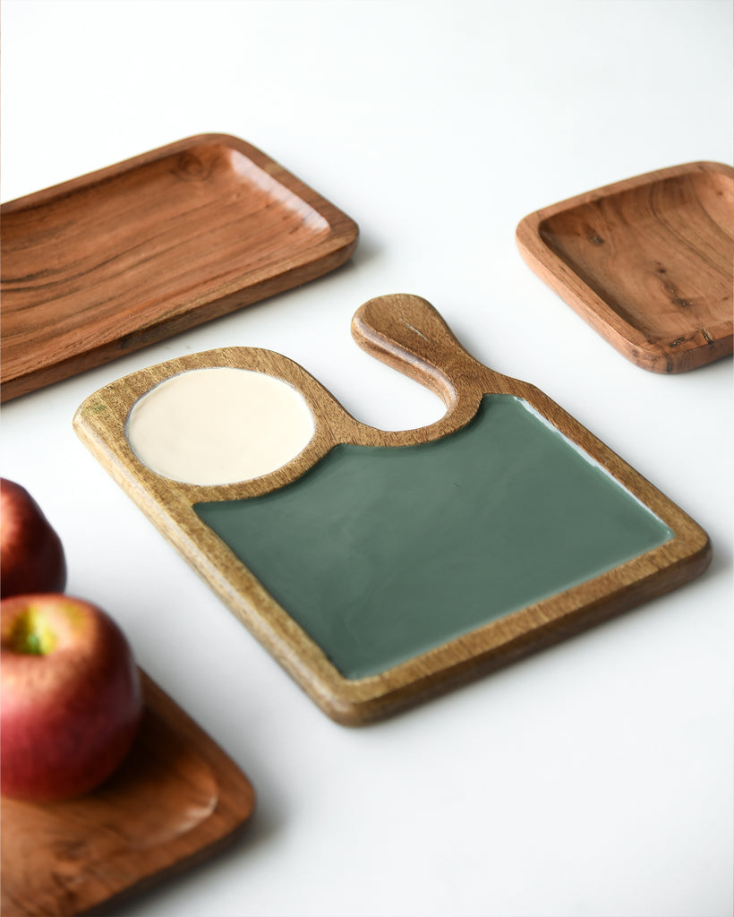 Elements of Piharwa Wooden Platter with Dip