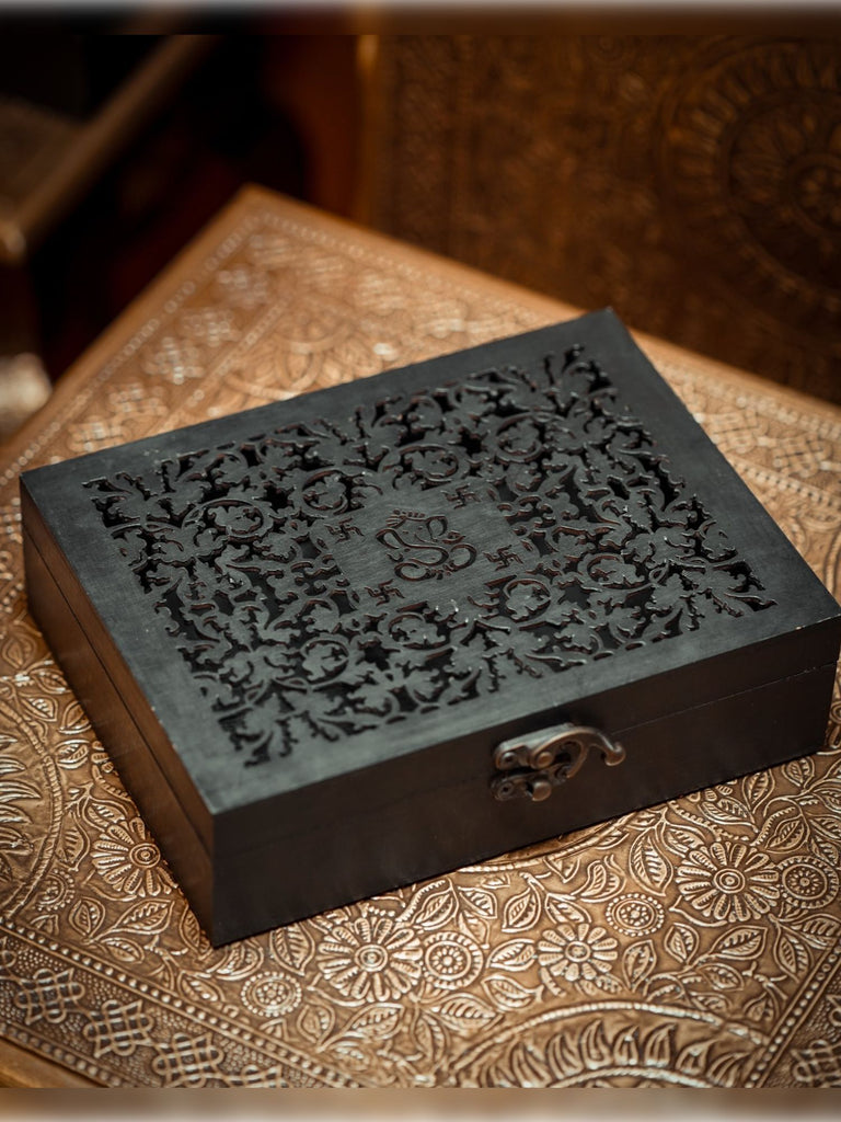 Elements of Piharwa Black wooden storage box