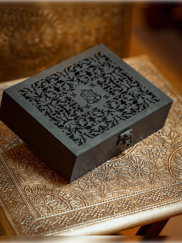 Elements of Piharwa Black wooden storage box