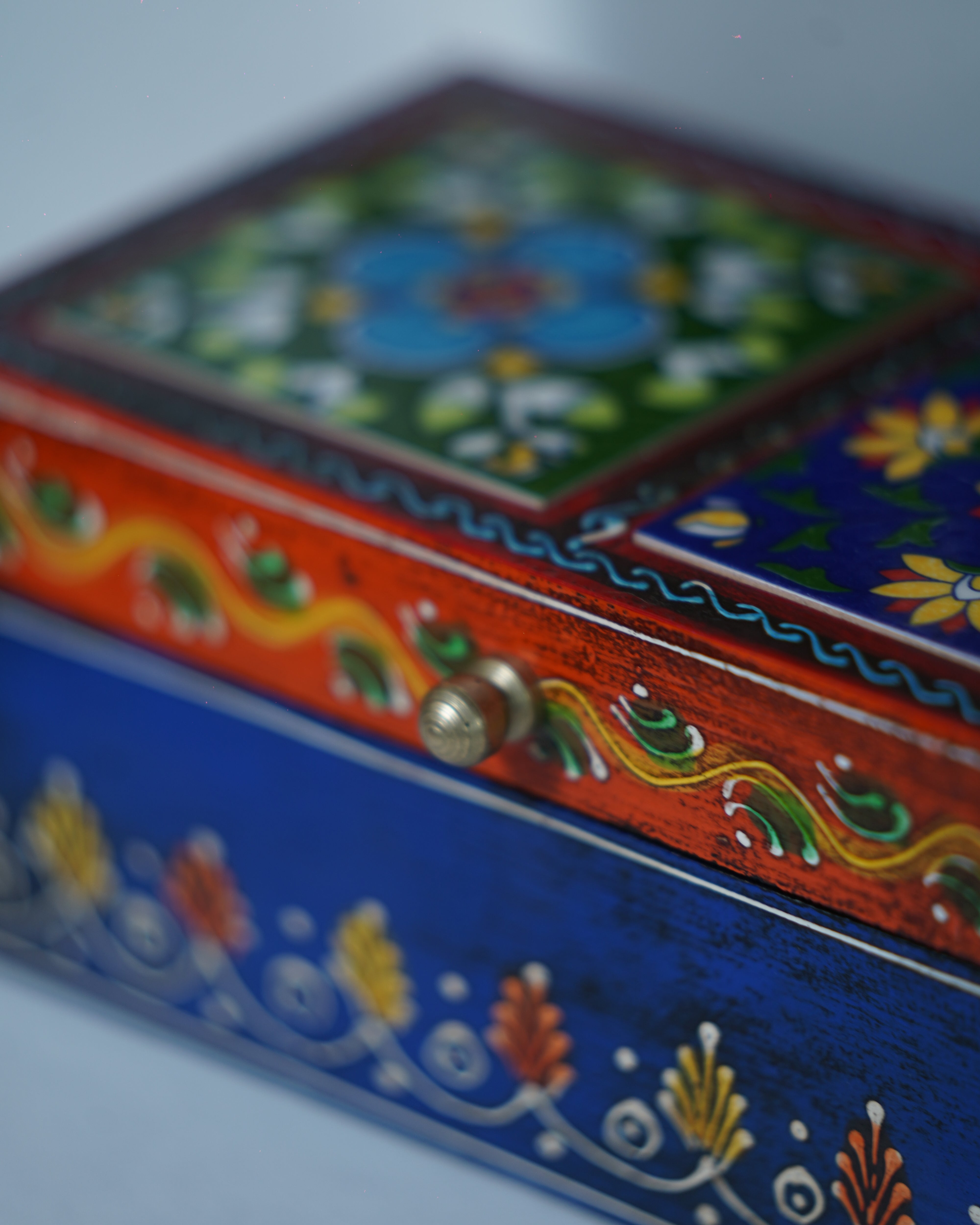 Elements of Piharwa Wooden Ceramic Tile Box
