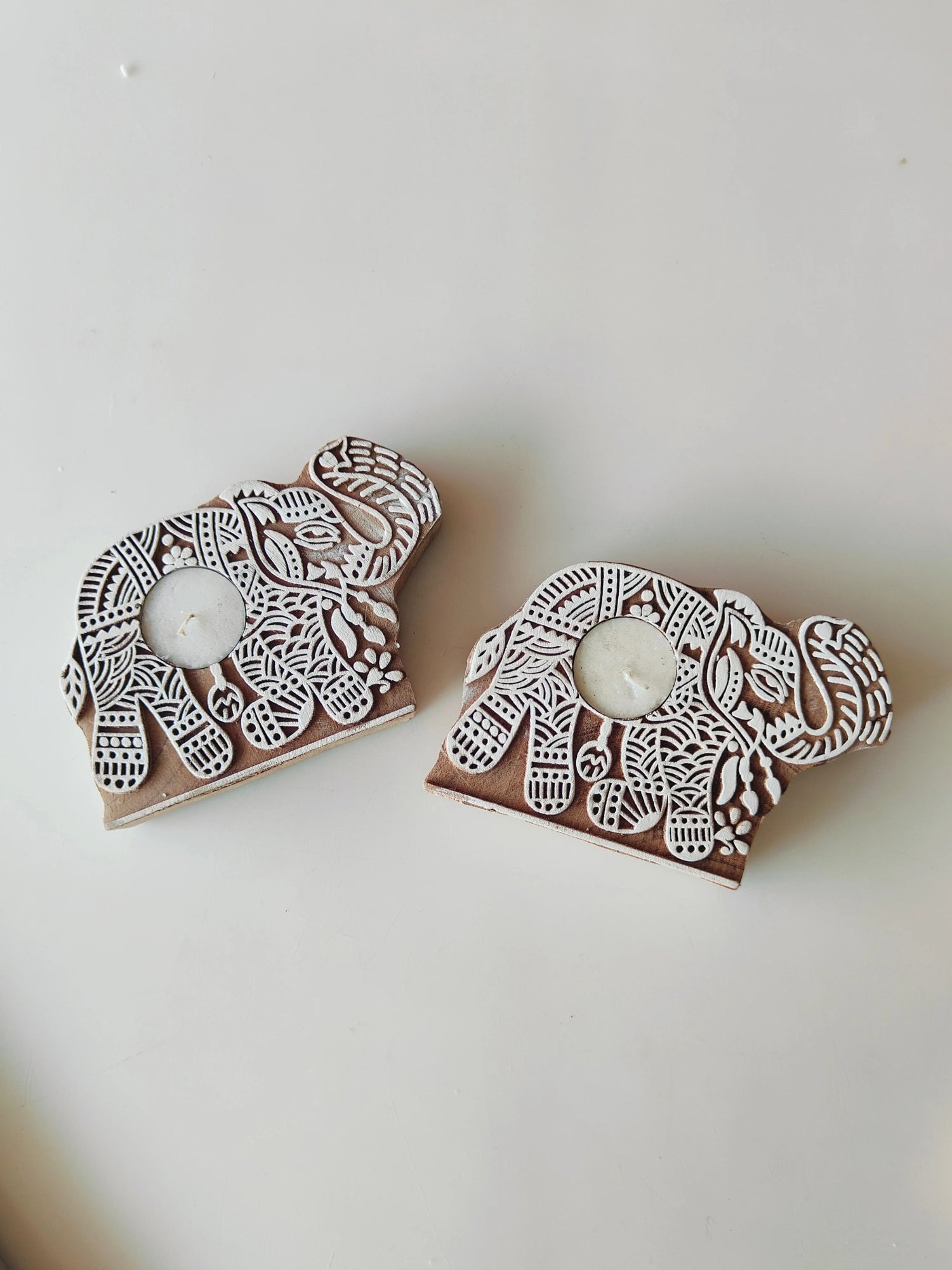 Elephant shaped tealight holder maded with wood an unique design to put tealight 