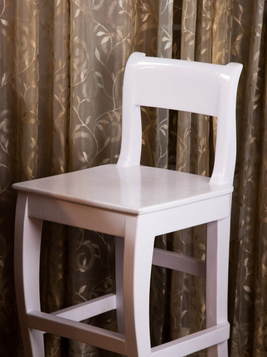 Elements of Piharwa White Bar Chair
