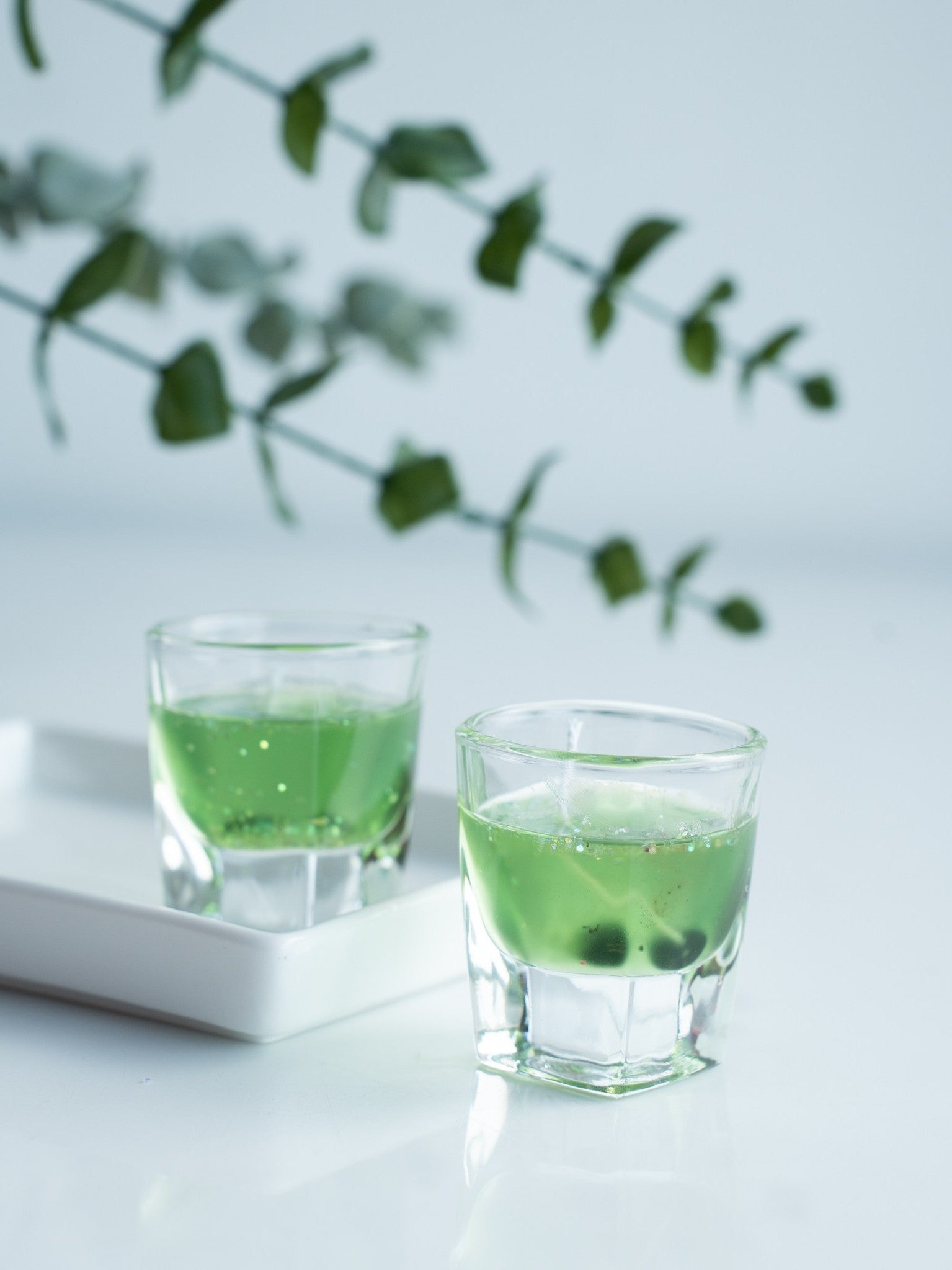 Elements of Piharwa Lemongrass glass candle