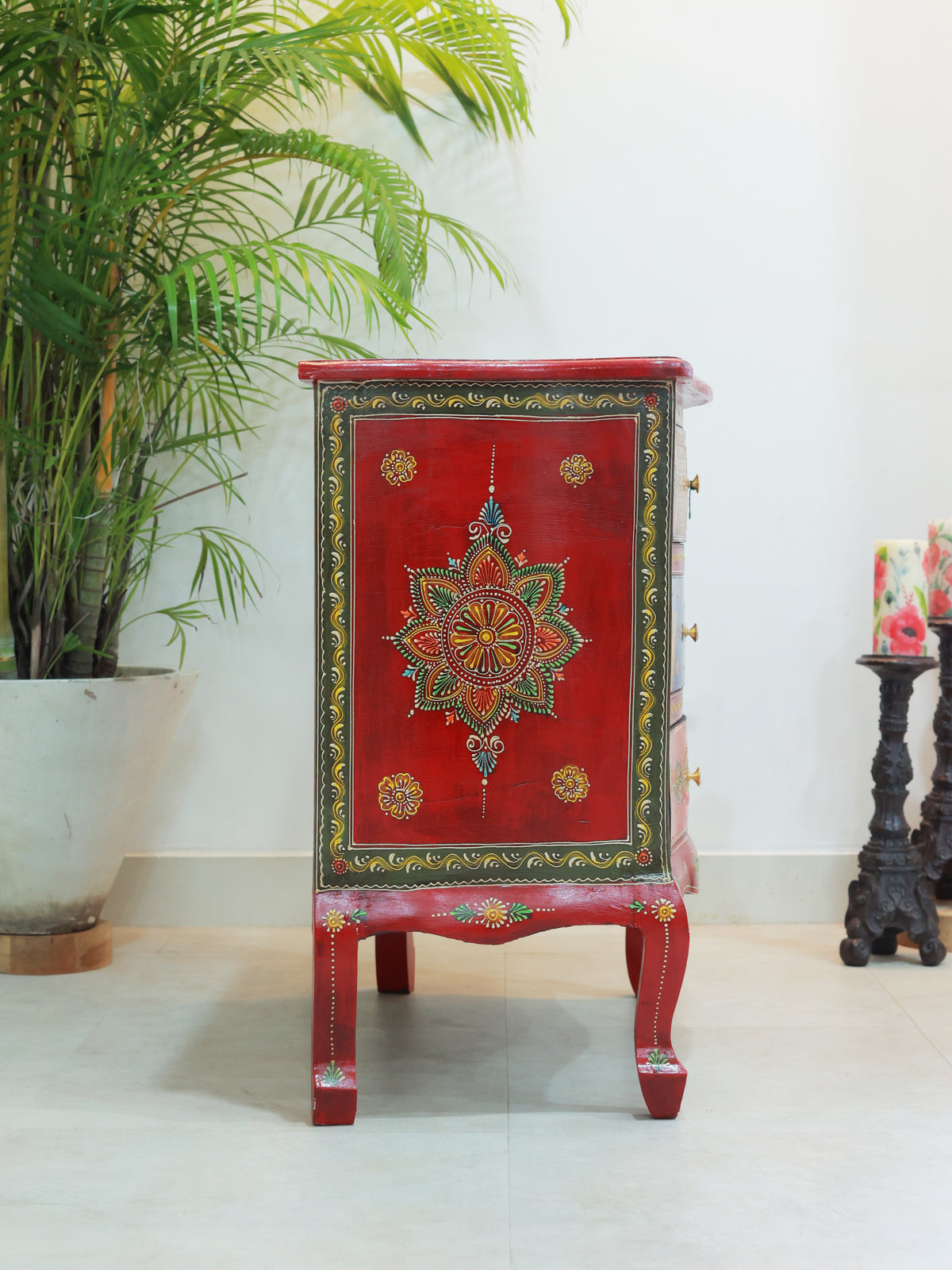 Piharwa Madhuban Wooden Chest of Drawers