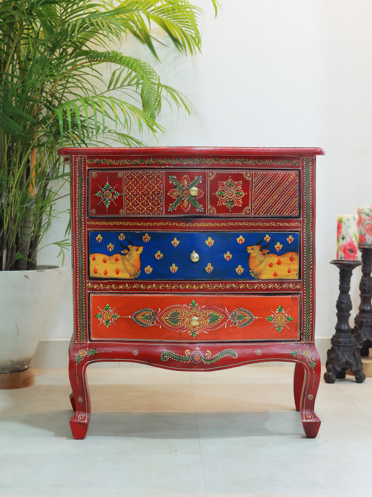 Piharwa Madhuban Wooden Chest of Drawers