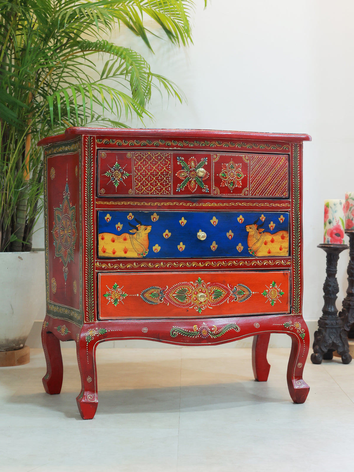 Piharwa Madhuban Wooden Chest of Drawers