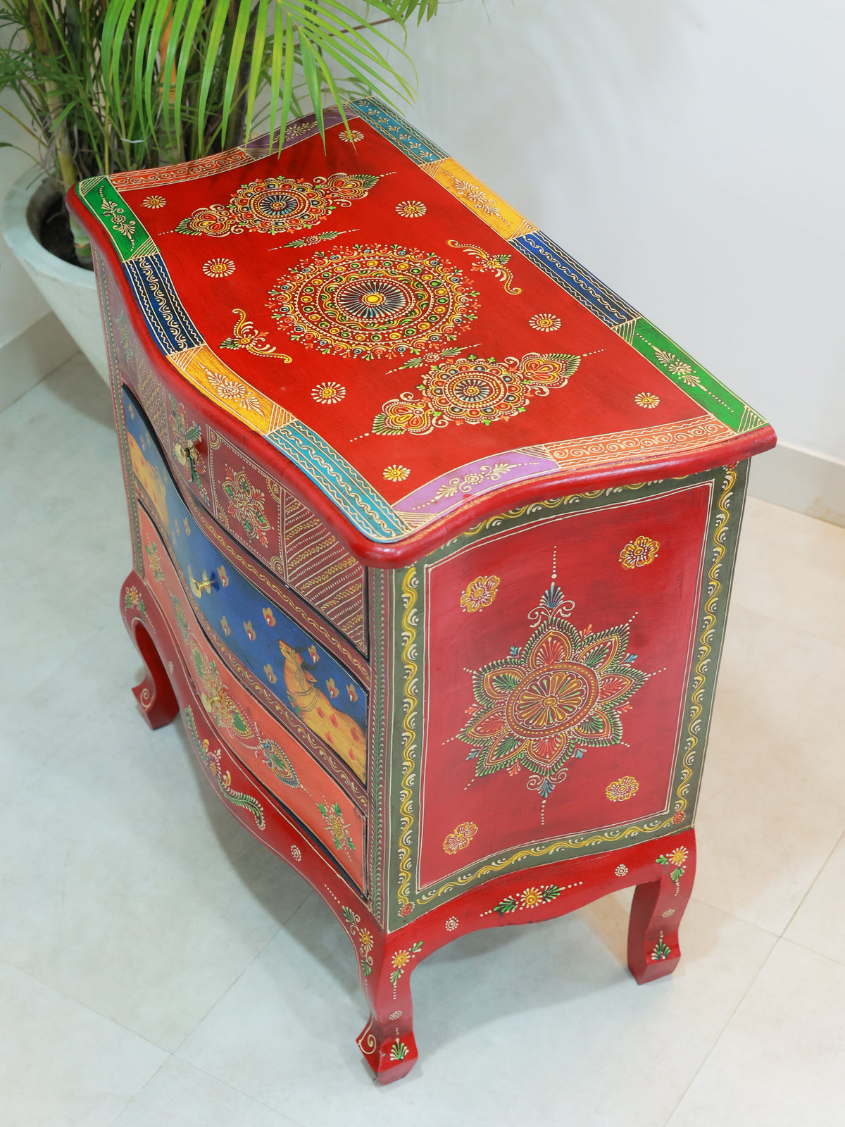 Piharwa Madhuban Wooden Chest of Drawers