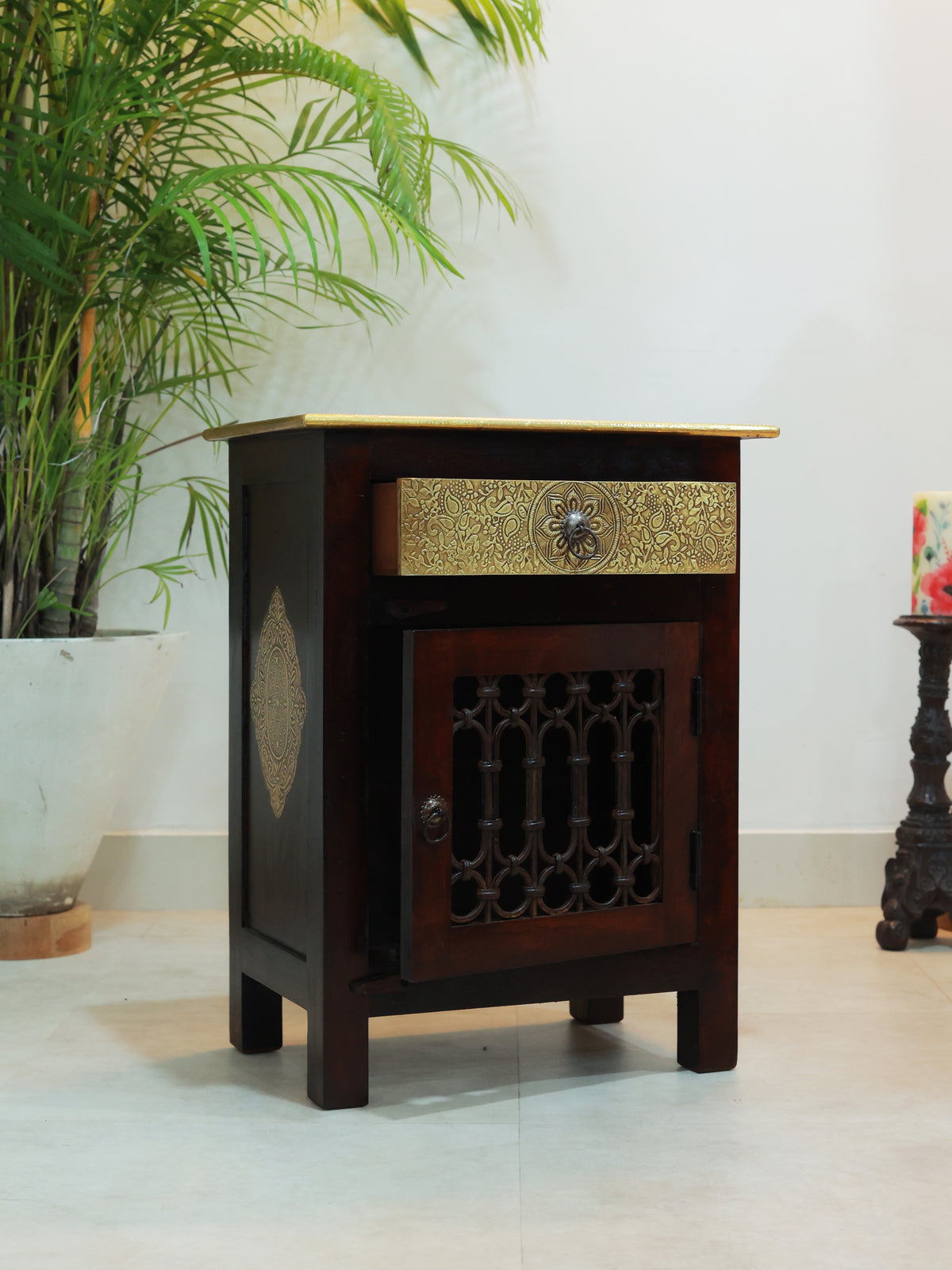 Piharwa Rajkosh Jali Cabinet