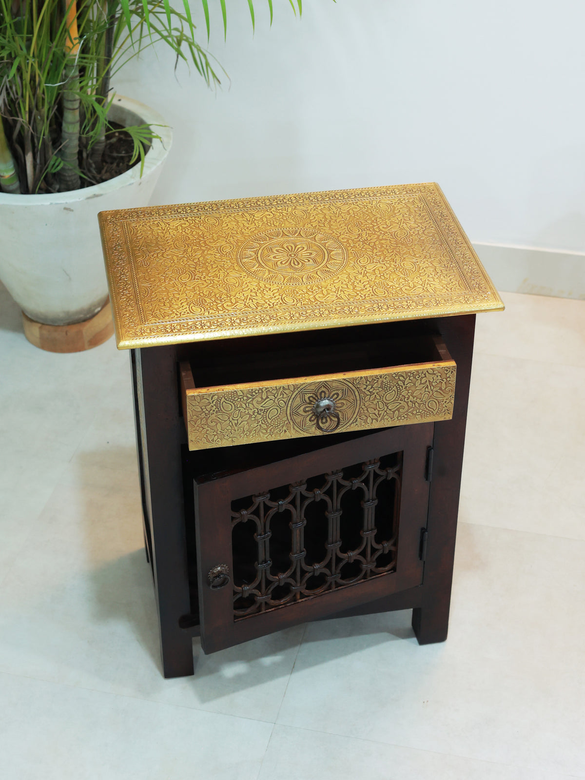 Piharwa Rajkosh Jali Cabinet
