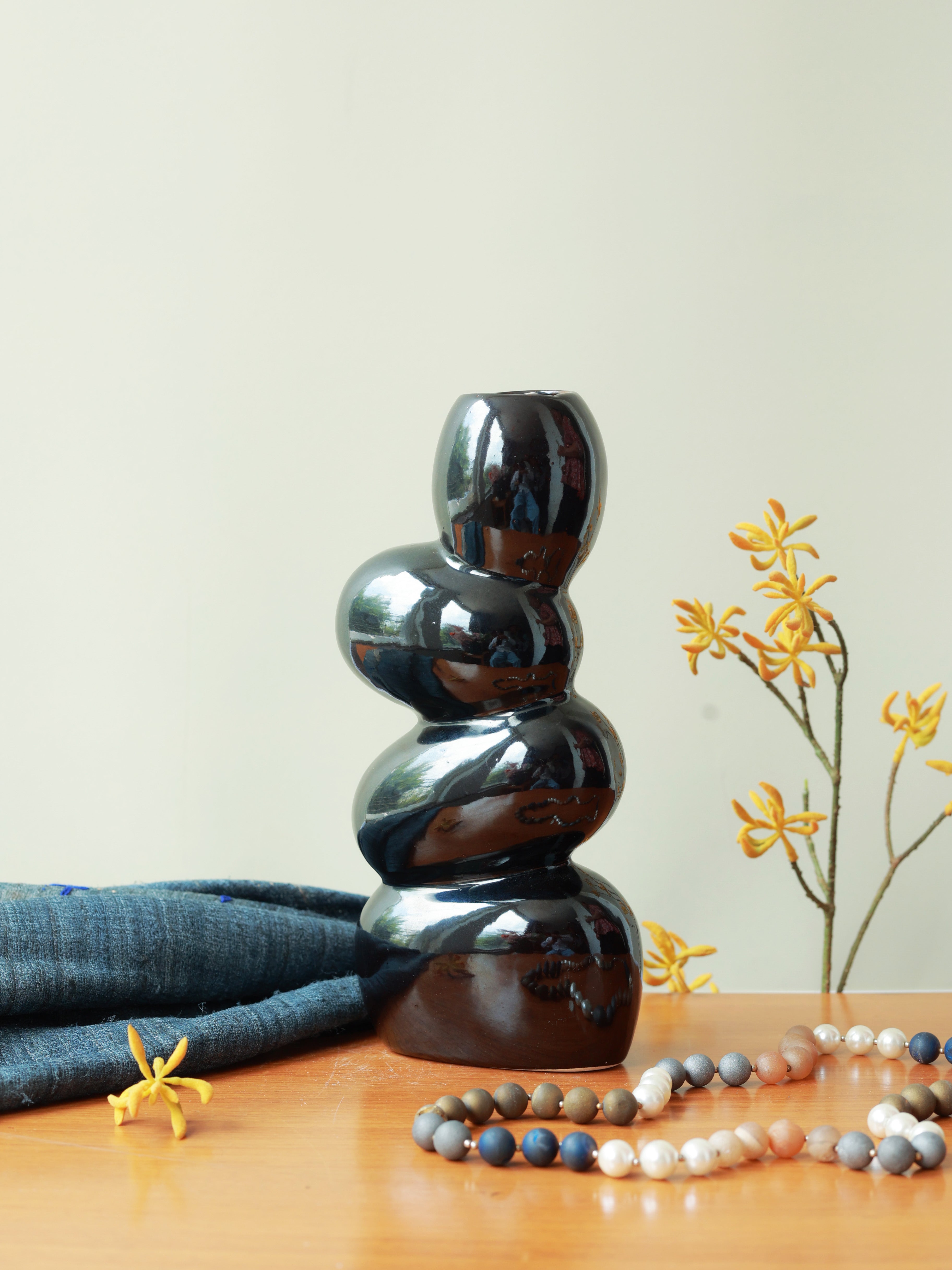 Piharwa Pebble Stack Vase - Black