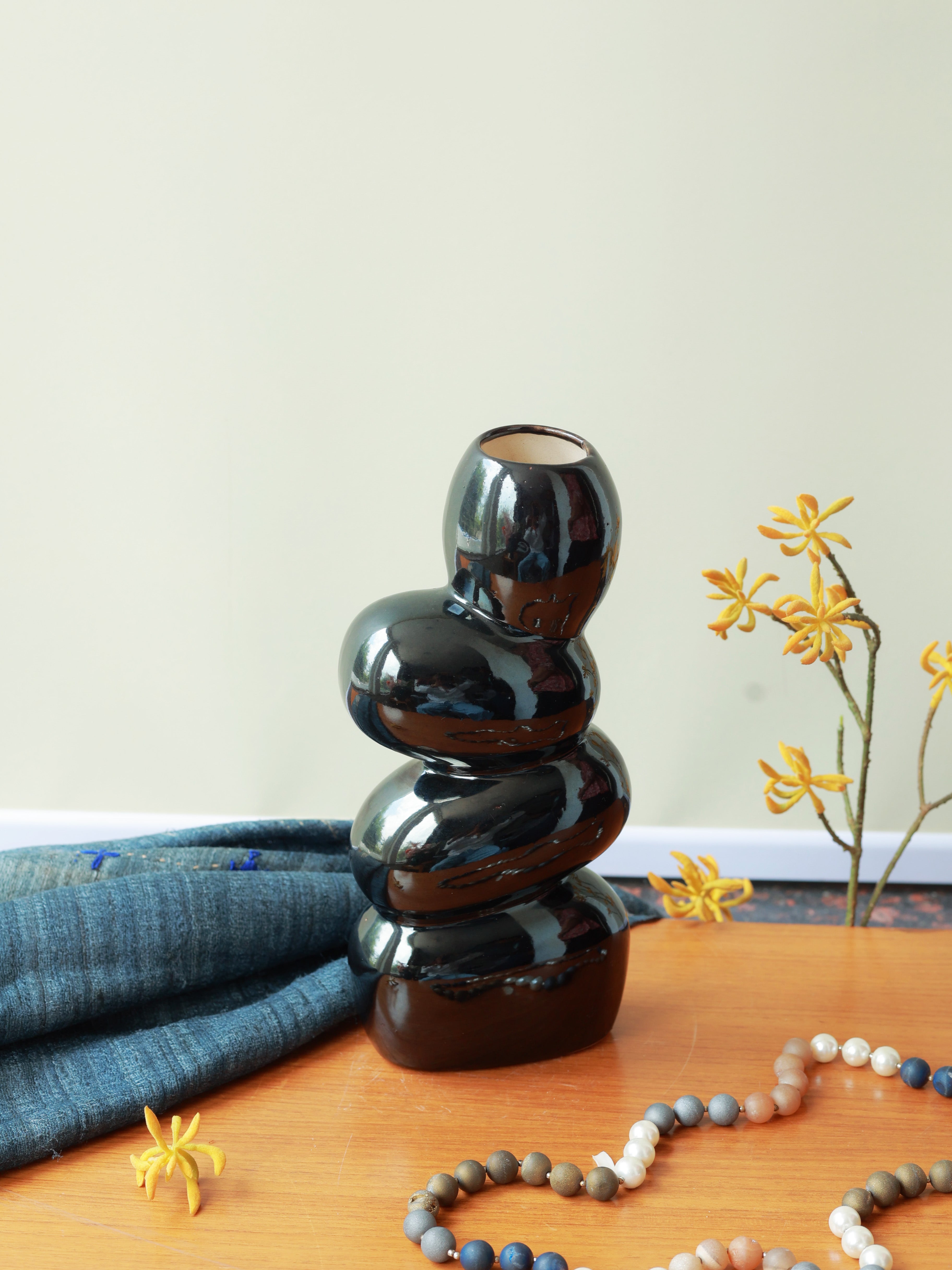 Piharwa Pebble Stack Vase - Black