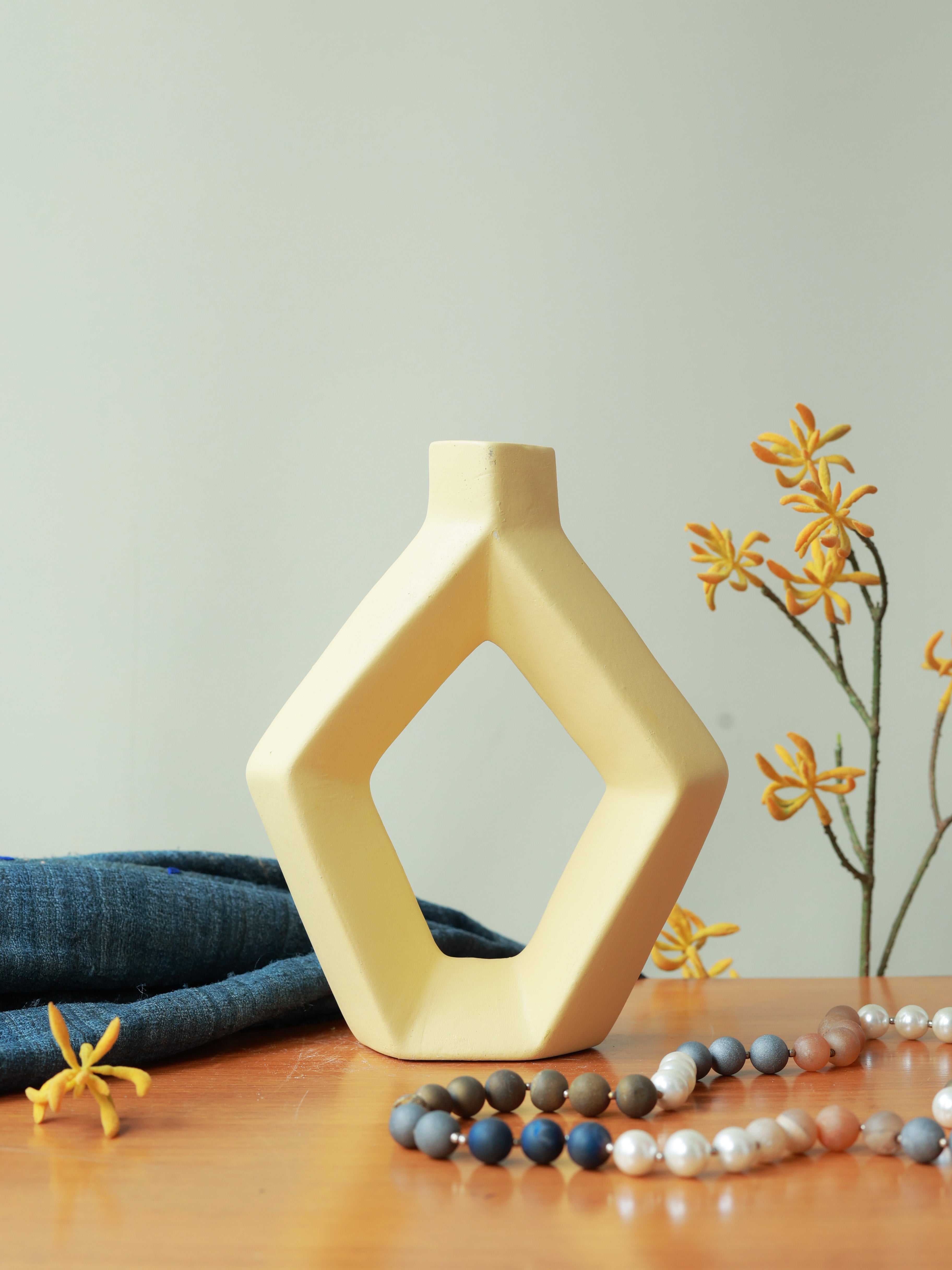 Piharwa Minimal Geometric Vase - Yellow